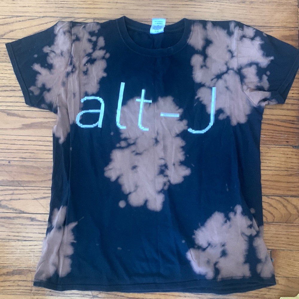Alt- J concert T-shirt
